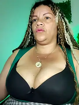 Snapshot of Eva_Luxei chatting on February 16, 2026, 6:31 am Eva Luxei online show from February 16, 2026, 6:31 am