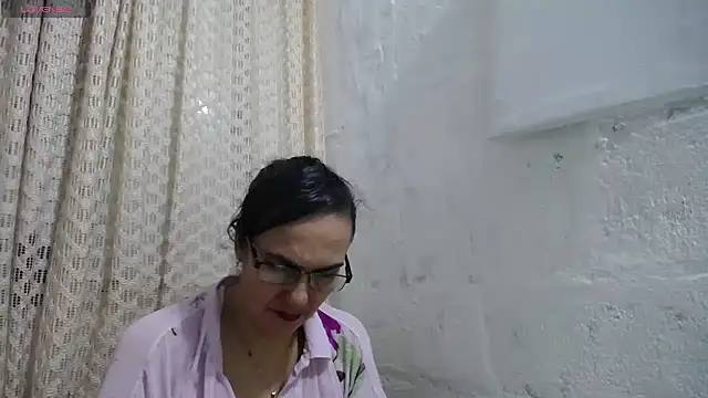 Snapshot of gabbyparker_ chatting on September 17, 2025, 9:33 am gabbyparker online show from September 17, 2025, 9:33 am