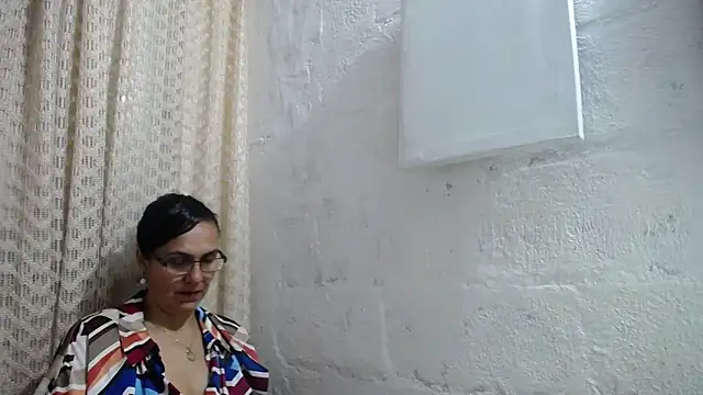 Snapshot of gabbyparker_ chatting on October 18, 2025, 10:27 am gabbyparker online show from October 18, 2025, 10:27 am