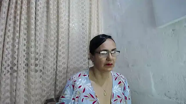 Snapshot of gabbyparker_ chatting on November 11, 2025, 9:53 am gabbyparker online show from November 11, 2025, 9:53 am