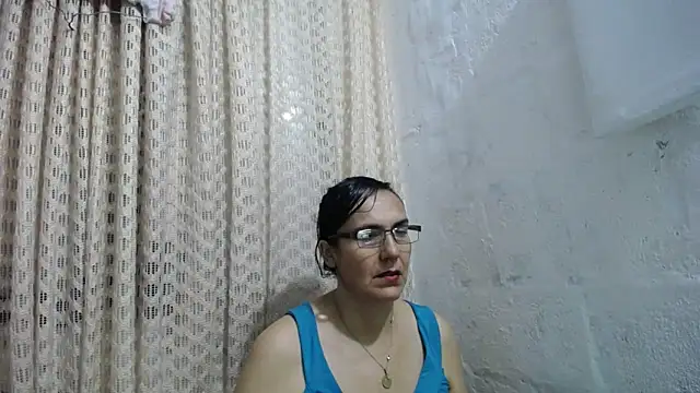 Snapshot of gabbyparker_ chatting on November 15, 2025, 10:01 am gabbyparker online show from November 15, 2025, 10:01 am