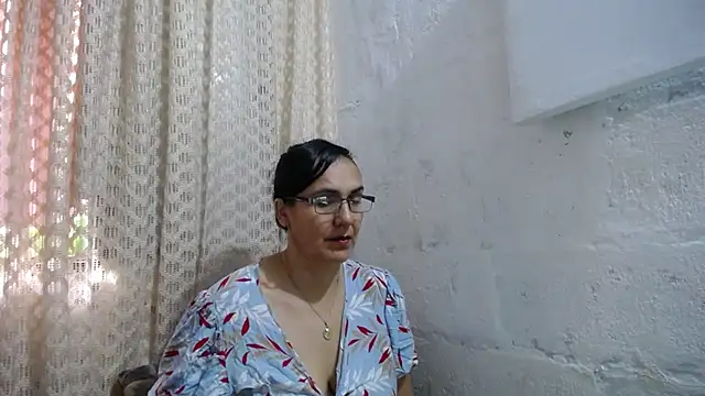 Snapshot of gabbyparker_ chatting on November 18, 2025, 11:36 am gabbyparker online show from November 18, 2025, 11:36 am