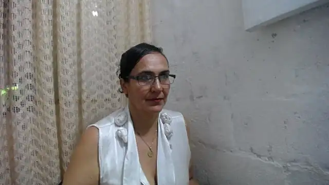 Snapshot of gabbyparker_ chatting on December 17, 2025, 9:54 pm gabbyparker online show from December 17, 2025, 9:54 pm