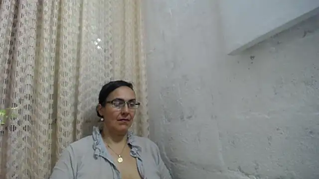 Snapshot of gabbyparker_ chatting on December 18, 2025, 10:27 pm gabbyparker online show from December 18, 2025, 10:27 pm