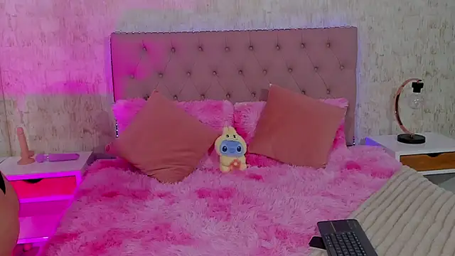 HannahCollyns online show from September 25, 2025, 11:41 pm