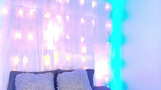 LilyRousee online show from November 15, 2025, 6:15 pm