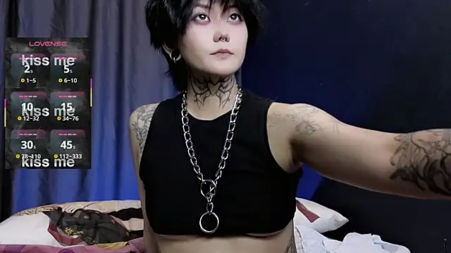 GothXRaven online show from October 17, 2025, 4:09 pm