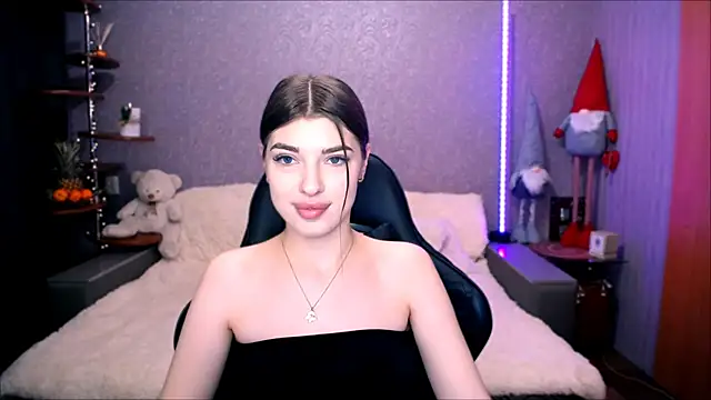 Snapshot of Dianaa_Lee0 chatting on December 17, 2025, 9:54 pm Dianaa Lee0 online show from December 17, 2025, 9:54 pm