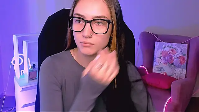 olivianorton online show from September 9, 2025, 9:53 am