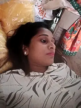 hotshreya69 online show from October 17, 2025, 8:39 am