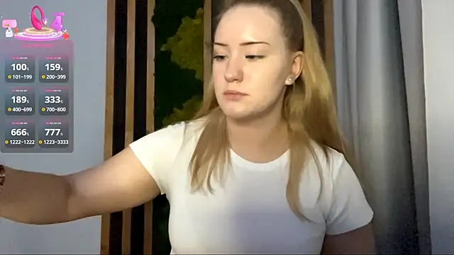 PandaFluff online show from November 12, 2025, 4:40 pm