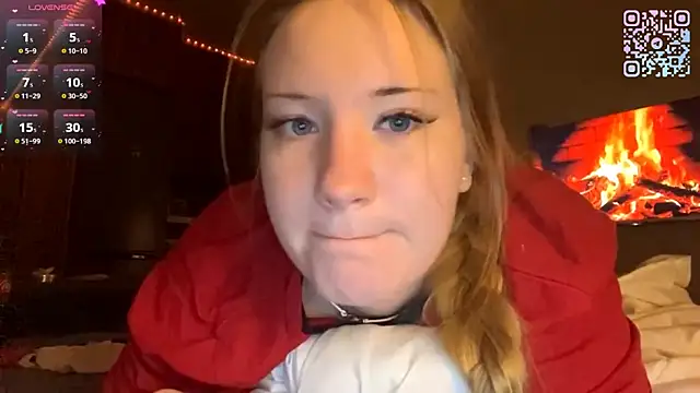 Snapshot of PandaFluff chatting on March 9, 2026, 7:18 pm PandaFluff online show from March 9, 2026, 7:18 pm