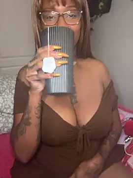 MistiSavannah online show from November 15, 2025, 11:18 am