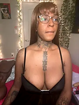 MistiSavannah online show from November 30, 2025, 11:47 am