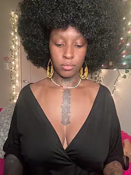 MistiSavannah online show from June 9, 2026, 2:01 am
