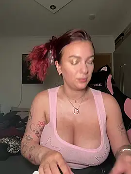 Snapshot of OliviaaFischer chatting on May 29, 2026, 7:56 pm OliviaaFischer online show from May 29, 2026, 7:56 pm
