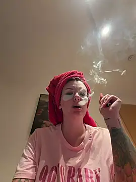 OliviaaFischer online show from July 10, 2026, 7:38 pm