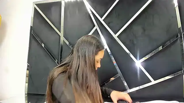 Noa Arez online show from February 4, 2026, 6:08 am