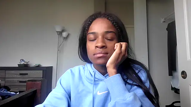 Marlowlovee online show from September 25, 2025, 4:00 pm