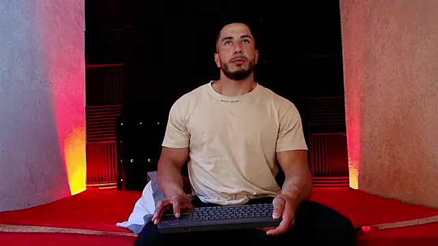 Snapshot of ZaneMaveric chatting on July 28, 2026, 2:13 pm ZaneMaveric online show from July 28, 2026, 2:13 pm
