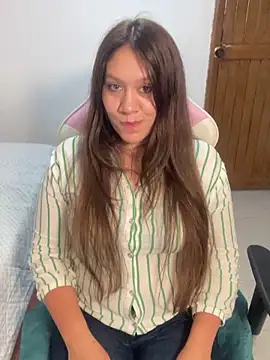 emma hot2006 online show from December 19, 2025, 7:43 pm