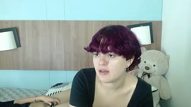 Snapshot of JadeAndJess_ chatting on September 23, 2025, 1:36 pm JadeAndJess online show from September 23, 2025, 1:36 pm