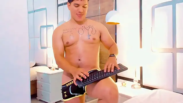 RaymondMorris online show from October 16, 2025, 6:03 am