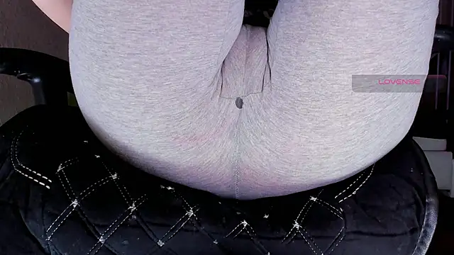 Cameltoe squirt inPants online show from October 21, 2025, 2:29 pm