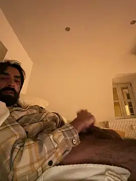 Snapshot of SergioGarcia93 chatting on October 3, 2025, 9:34 pm SergioGarcia93 online show from October 3, 2025, 9:34 pm