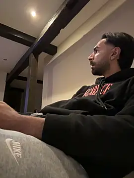 Snapshot of SergioGarcia93 chatting on October 17, 2025, 7:27 pm SergioGarcia93 online show from October 17, 2025, 7:27 pm