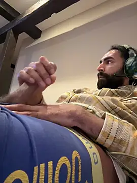 Snapshot of SergioGarcia93 chatting on December 20, 2025, 12:29 am SergioGarcia93 online show from December 20, 2025, 12:29 am