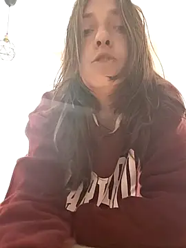 DaisyDea online show from December 1, 2025, 9:58 am