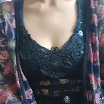 Snapshot of Aashiika1176 chatting on November 11, 2025, 10:32 pm Aashiika1176 online show from November 11, 2025, 10:32 pm