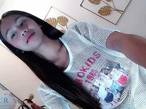 sweety kyrah18 online show from October 4, 2025, 9:57 pm