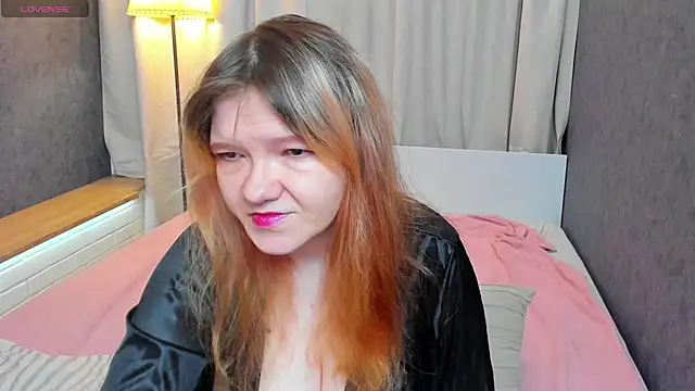 Nora lovvvv online show from October 5, 2025, 10:35 am