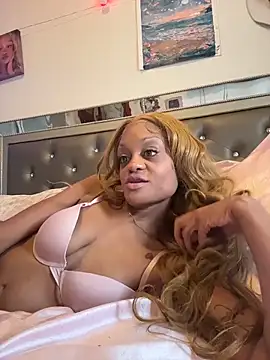 Snapshot of Angelbunnyy chatting on February 16, 2026, 11:23 pm Angelbunnyy online show from February 16, 2026, 11:23 pm