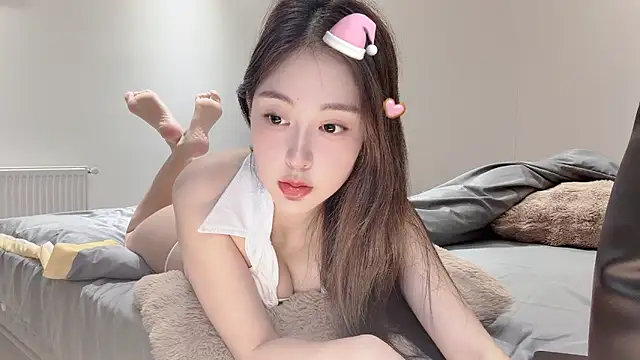 Aquarius-002 online show from October 24, 2025, 1:40 pm