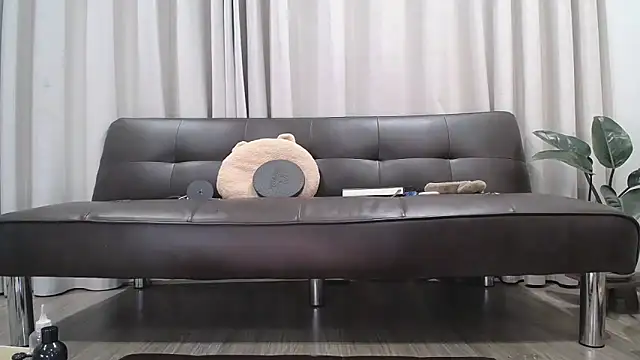 Snapshot of Liz_Hu chatting on December 4, 2025, 9:51 am Liz Hu online show from December 4, 2025, 9:51 am