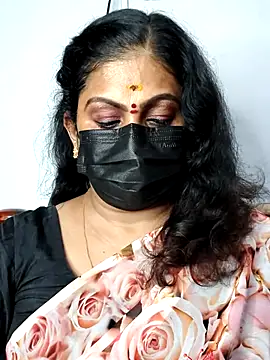 Sweetie swetha37 online show from October 17, 2025, 1:35 pm