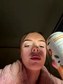 cutietootie02 online show from January 8, 2026, 6:16 am