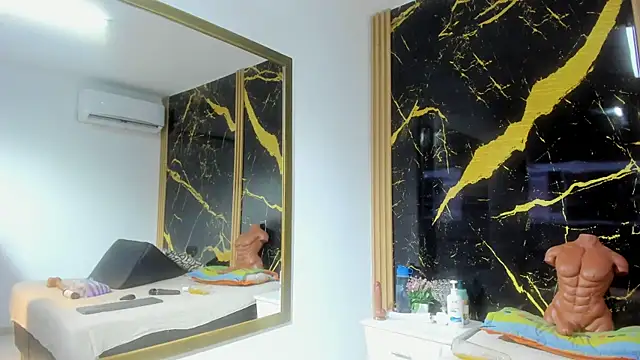 AdrianaVegga online show from February 11, 2026, 3:11 am