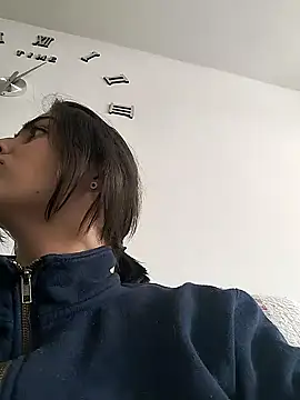 Crystal Star  online show from November 26, 2025, 6:31 pm