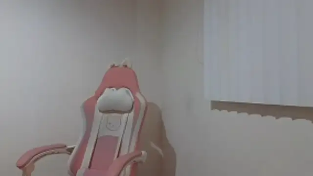 Crystal Star  online show from December 18, 2025, 9:48 am