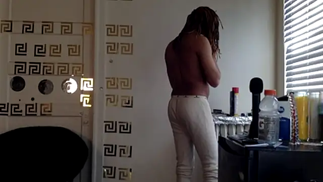 Diodre Benyoon online show from April 20, 2026, 3:04 pm