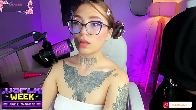 Snapshot of dreamleah_ chatting on June 12, 2026, 9:46 pm dreamleah online show from June 12, 2026, 9:46 pm