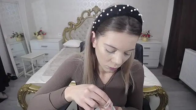 AmberTop online show from October 6, 2025, 6:22 am