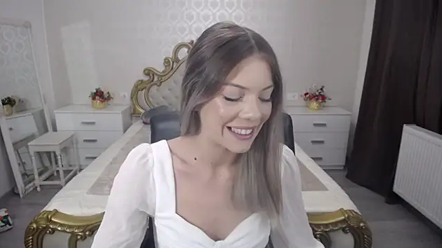 AmberTop online show from November 10, 2025, 8:35 am