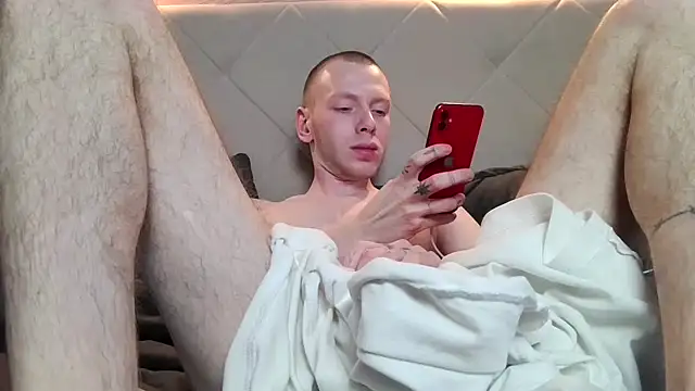 RikkiandCarl online show from January 15, 2026, 1:37 pm