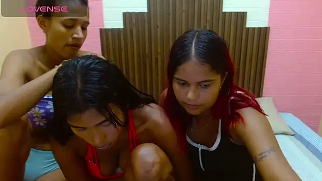 Lulu James online show from October 9, 2025, 5:44 pm