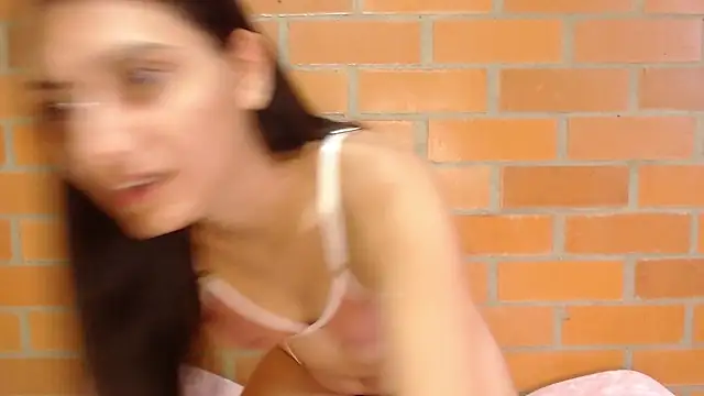 Montserrat Jay online show from November 6, 2025, 1:34 pm